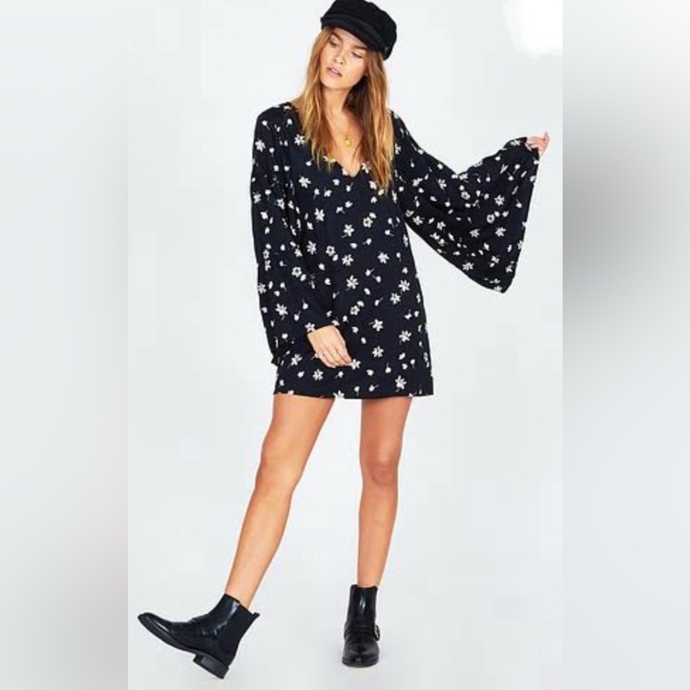 Amuse Society Midnight Floral Long Sleeve Dress